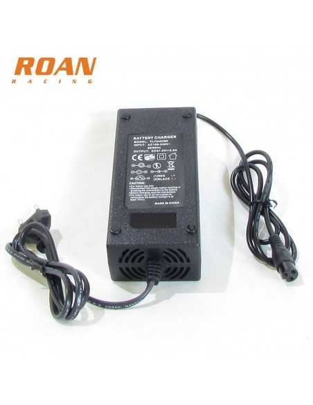Cargador bateria 67.2V-2A hembra - Motosapollo.com
