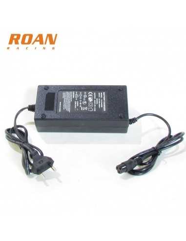 Cargador bateria 67.2V-2A hembra - Motosapollo.com